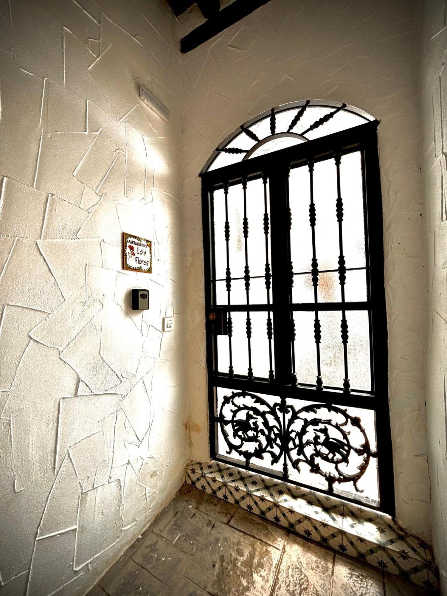 Apartamento La Lola - Patio Privado ヘレス エクステリア 写真